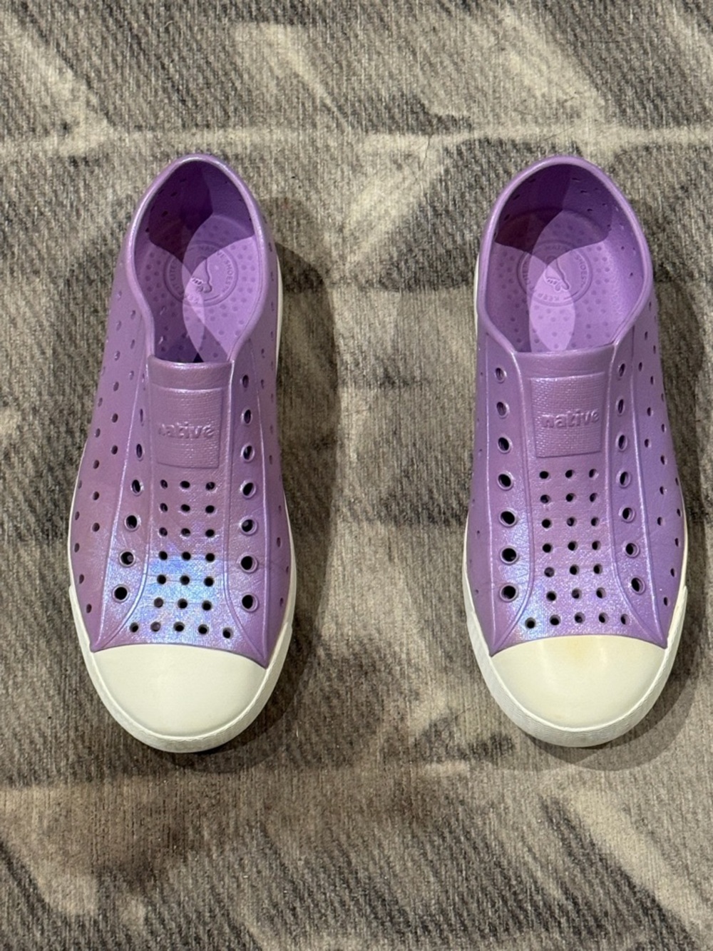 Natives Girls Jefferson Slip On Shoes Size J3 Purple Lavender Iridescent
